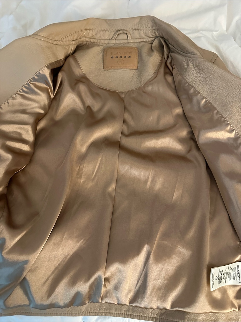 Blank NYC Women’s Beige Faux Leather Moto Jacket Size Small - Picture 9 of 10